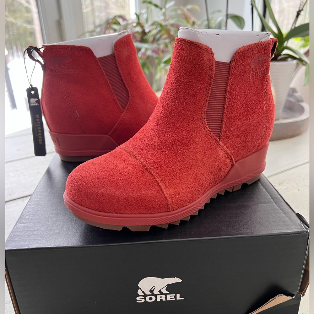 Brand New Women's Evie Pull-On Suede Bootie